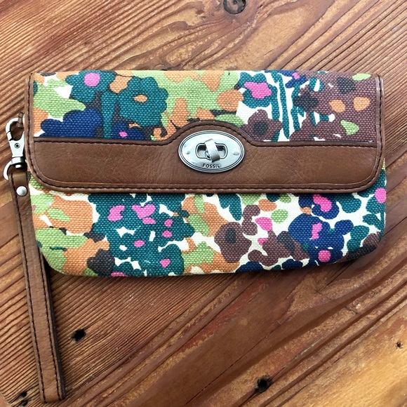 NWOT Fossil Clutch - Picture 5 of 5